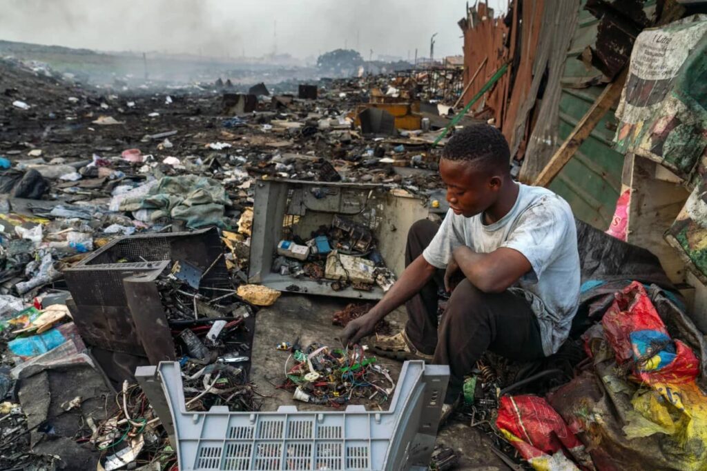 Il prezzo umano dei nostri rifiuti elettronici: storie dal Ghana Futuro Prossimo