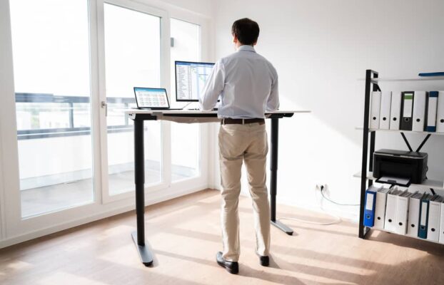 Standing desk, perché potrebbero farci più male che bene Futuro Prossimo