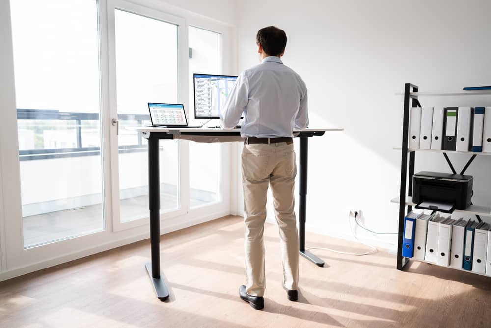 Standing desk, perché potrebbero farci più male che bene Futuro Prossimo