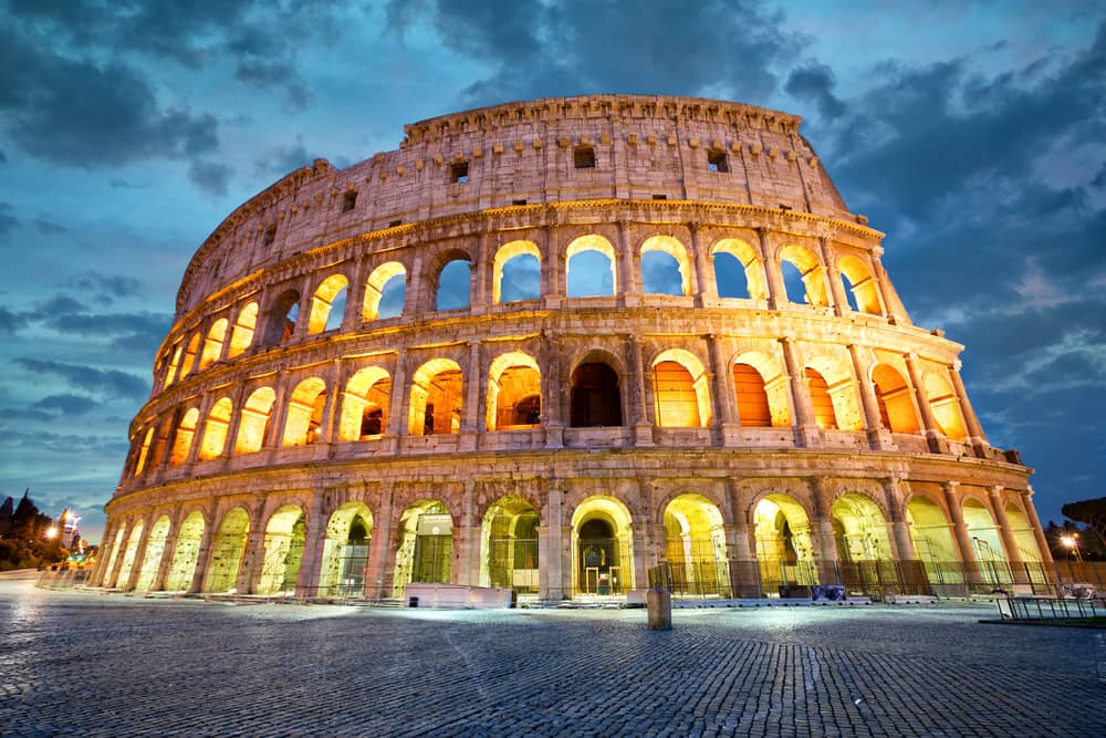 AirBnb riporta i gladiatori nel Colosseo, Roma si spacca Futuro Prossimo