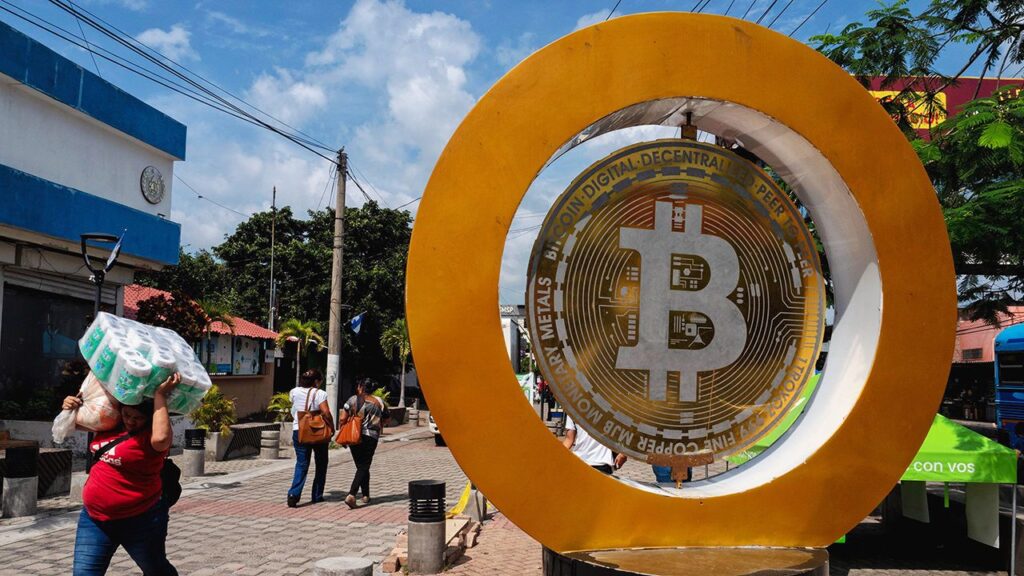 Addio bitcoin: El Salvador torna coi piedi per terra Futuro Prossimo